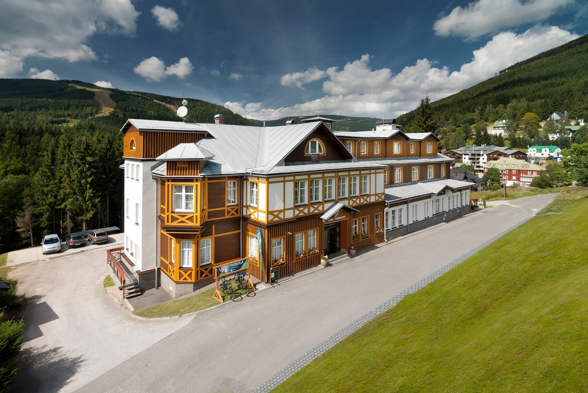 Hotel Snezka Špindlerŭv Mlýn Exterior foto